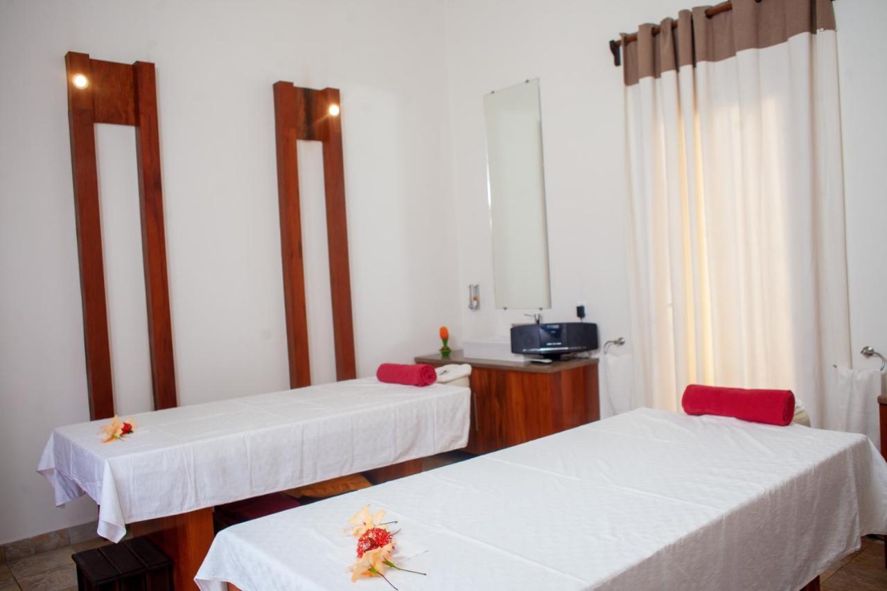 Royal Beach Hotel Ambatoloaka  Buitenkant foto