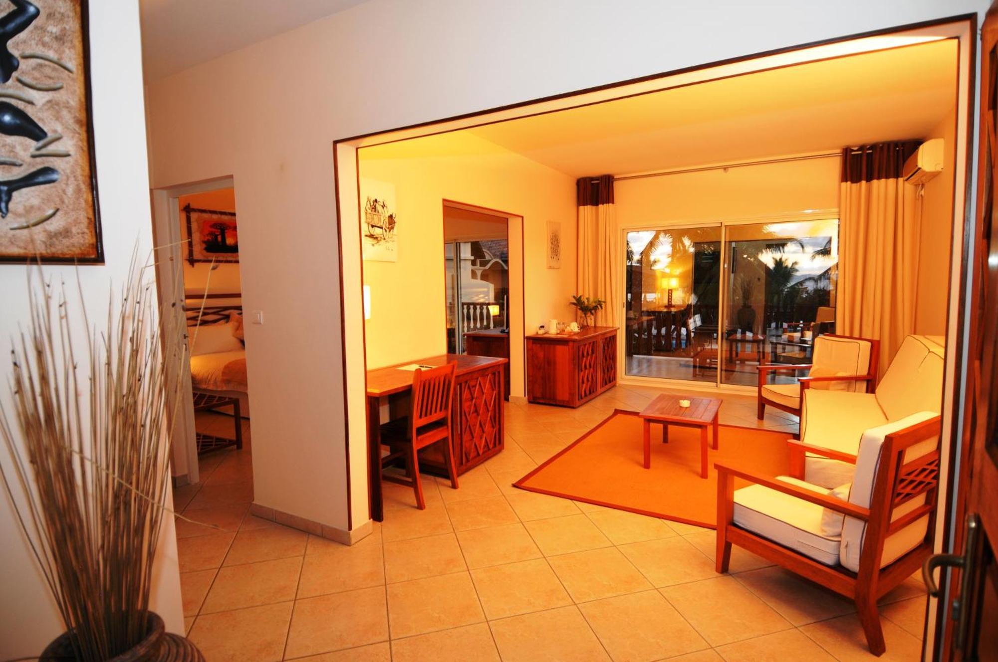 Royal Beach Hotel Ambatoloaka  Buitenkant foto